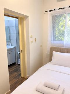 Bat Galim Apartment by the beach - 8