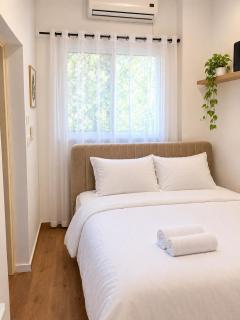 Bat Galim Apartment by the beach - 1