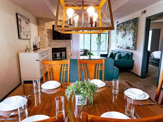 Lazy Waves-Private 2 BD2BA WPool Access-Sleeps 6 - 7