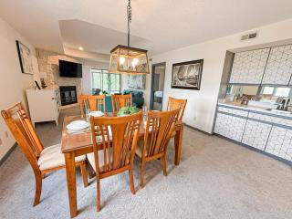 Lazy Waves-Private 2 BD2BA WPool Access-Sleeps 6 - 6