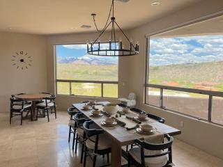 Avenida Panorama — Luxury Foothills Estate | Golf Sim + Pool | Sleeps 12 - 6