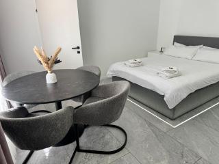 Hagenauer House - 4