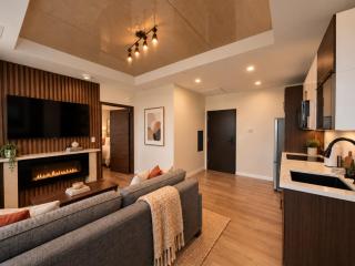 Luxury High-Rise with Panoramic City Views - 9