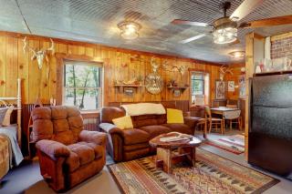 Countryside Escape! Cozy Studio w/ Patio - 9
