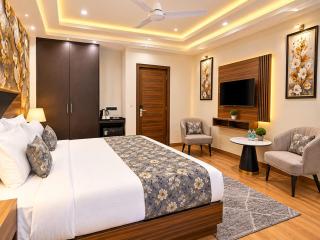Hotel The LA CASA Luxury Near International Airport - 7