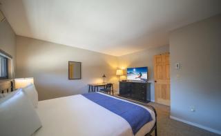 1 Bedroom Mountain Condo In Lakeside Village Near Keystone Lake With Complimentary Shuttle Service - 2