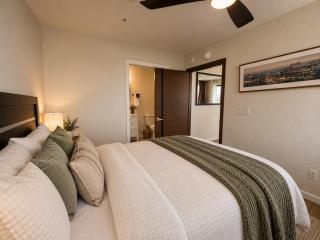 Luxury High-Rise with Panoramic City Views - 9