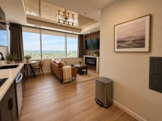 Luxury High-Rise with Panoramic City Views - 6