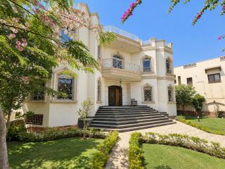 Luxury Stay Garden BBQ near Cairo Festival City - 1