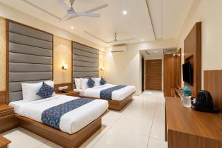 Hotel Royal Square, Ahmedabad - 1