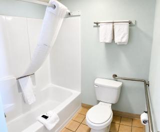 Executive Inn - 7