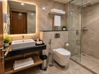 Hotel The 9 Palm - Delhi Airport - 6