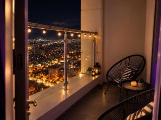 The 38th Mural Noir Skyline Residence - 7