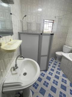 Modern duplex near FHB Airport - 8