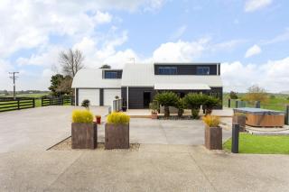 The Barn & Bivvy - Te Awamutu - 8