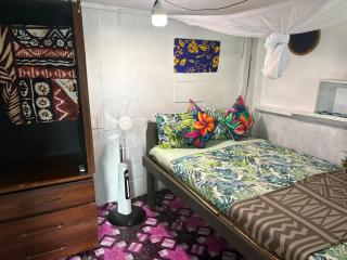 Tom's Sunset Homestay - 9