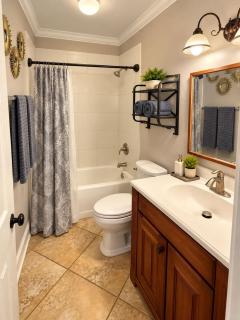 Gated - 5 min to Stadium - WD - Bedroom TV - Pool - 1