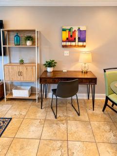 Gated - 5 min to Stadium - WD - Bedroom TV - Pool - 4