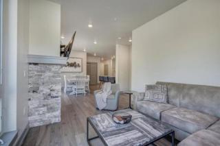 Clearwater Lofts - 3 Bedroom Luxury Condo Near Lakeside Village - 7