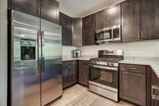 Clearwater Lofts - 3 Bedroom Luxury Condo Near Lakeside Village - 2