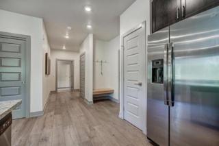 Clearwater Lofts - 3 Bedroom Luxury Condo Near Lakeside Village - 1