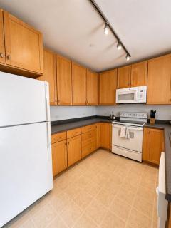 Third Ward Apt Near Summerfest with Gym and Balcony - Sleeps 4 - 1