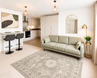 Bedford Near Universal UK Serviced Apartment, Sleeps 4, Parking - 7
