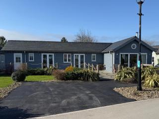 Luna Azul at The Bay Filey, sleeps up to 8, and 2 dogs stay for free! - 0