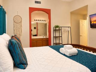 Sonoran Sanctuary w/ Garage, WFH Setup by I-10 & Downtown - 1