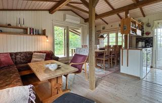 2 Bedroom Awesome Home In Glesborg - 1