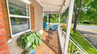 Cozy Detached House Near Chambly Basin - 1