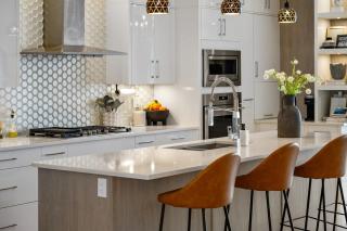 SKY LINE View, Private Rooftop, Luxury Downtown, Off 17th Ave YYC! - 6
