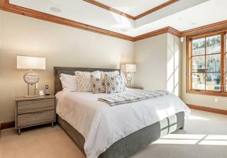 Platinum Vail Ritz-Carlton 4 Bedroom Mountain Residence Just One Block From The Eagle Bahn Gondola - 3