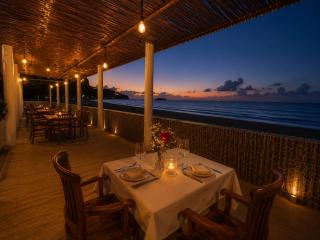 Exclusive Beachfront Resort Stay 24 Bedrooms - 6