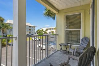 Condo Near the Beach with Pool Wifi Washer & Dryer - 9