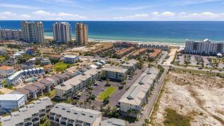Condo Near the Beach with Pool Wifi Washer & Dryer - 8