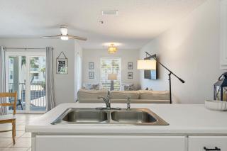 Condo Near the Beach with Pool Wifi Washer & Dryer - 5