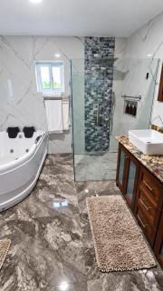 Elegant 3BR Kingston Loft with Private Rooftop - 1