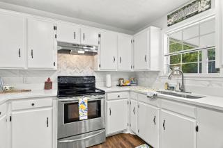 Spacious 4BR Home in DeRidder - 4