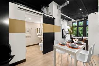 Embrace Downtown Nights Near Petco Park & Dining - 8