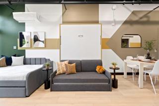 Embrace Downtown Nights Near Petco Park & Dining - 5