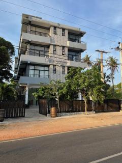 Coco Winds Hotel - 0