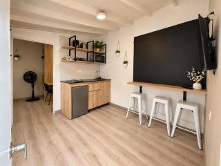 Hospedaje cerca a Provenza en el Poblado - MAN301 By Roots Rentals - 0