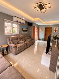Elegant 3BR Kingston Loft with Private Rooftop - 4