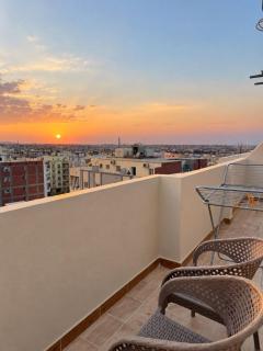 Al Hudba Studio opposite Hotel Roma in Downtown Hurghada - 9