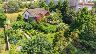 Private Room with Private Bathroom & Balcony in Elegant Villa Gjelaj - 1