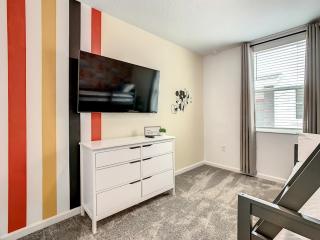 Beautiful 2BR with Waterpark & Private Game Room - 6