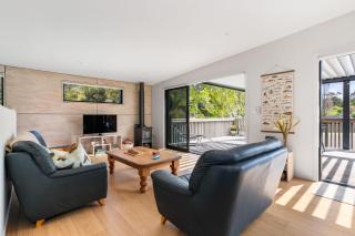 The Cove Escape - Cooks Beach Holiday Home - 7
