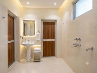 "Priyadarshi Villa" Free pickup in ac car from Jasidih Railway station or Deoghar Airport - 5