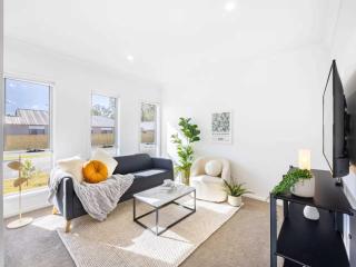 Arvia Residences 5BR Relaxed Family Duplex - 9